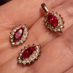 Mooi setje oorbellen en kettinghanger., Ophalen of Verzenden, Overige materialen