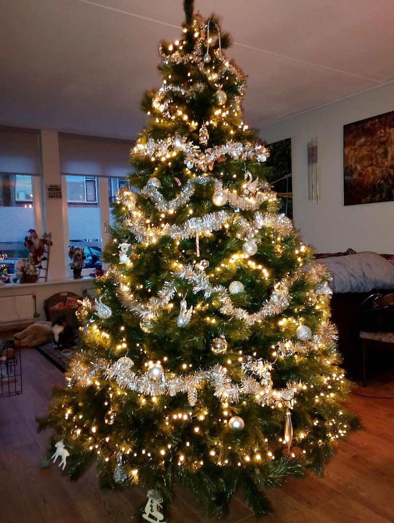 Prachtig Mooie Levensechte Kerstboom Met Alle Accessoires, Diversen, Kerst, Zo goed als nieuw, Ophalen