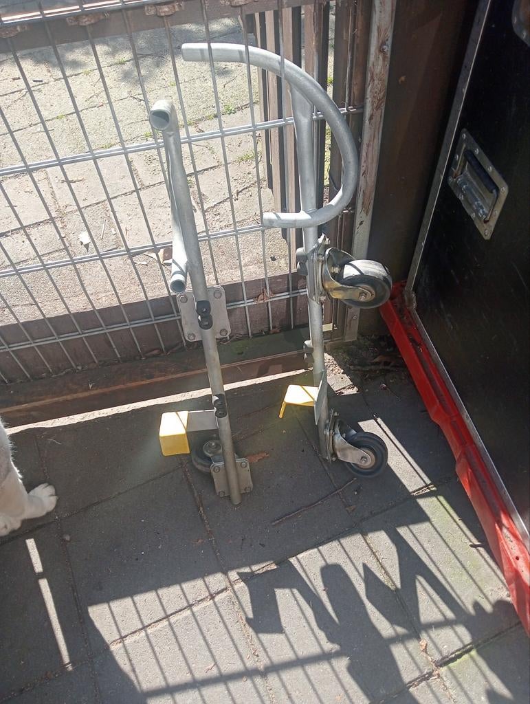 Verrijdbare Kantelaar / Apekroeser voor Fouw Kereveng, Ophalen