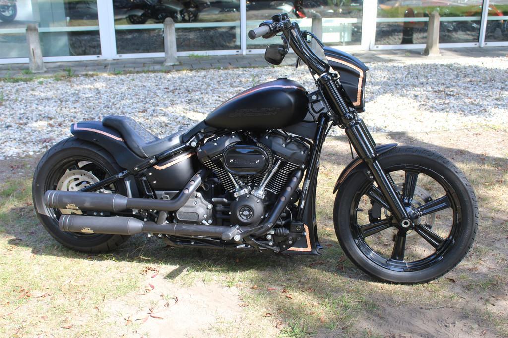 Harley-Davidson Softail FXB-BS Street-Bob Softail, Motoren, Chopper, Bedrijf, Meer dan 35 kW, 1868 cc
