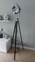 Eichholtz Shippers industriële driepoot theaterlamp filmspot, Huis en Inrichting, Lampen | Vloerlampen, Ophalen, Zo goed als nieuw