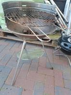 Traditionele Houtskoolbarbecue op Driepootstandaard, Tuin en Terras, Ophalen
