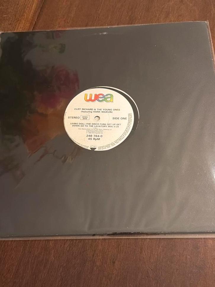 Cliff Richard & The Young Ones - Living Doll 12" Vinyl, Cd's en Dvd's, Vinyl Singles, Gebruikt, Maxi-single, Pop, 12 inch, Ophalen of Verzenden