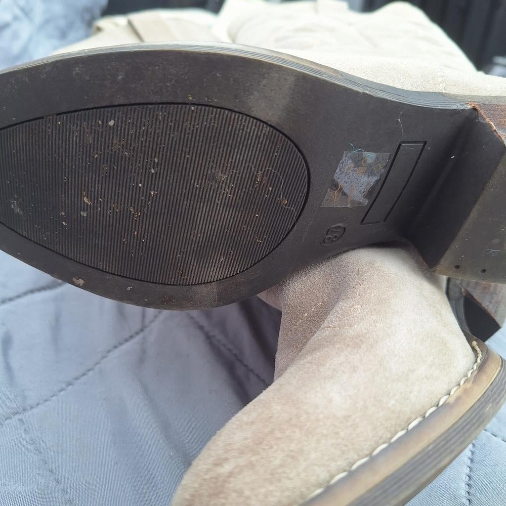 Beige suède cowboylaarzen mt 37, Ophalen of Verzenden, Zo goed als nieuw, Beige, Hoge laarzen