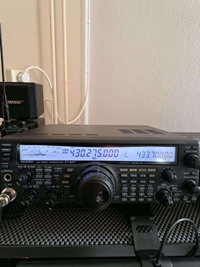 Yaesu 847, Telecommunicatie, Zenders en Ontvangers, Ophalen of Verzenden, Gebruikt, Zender en Ontvanger