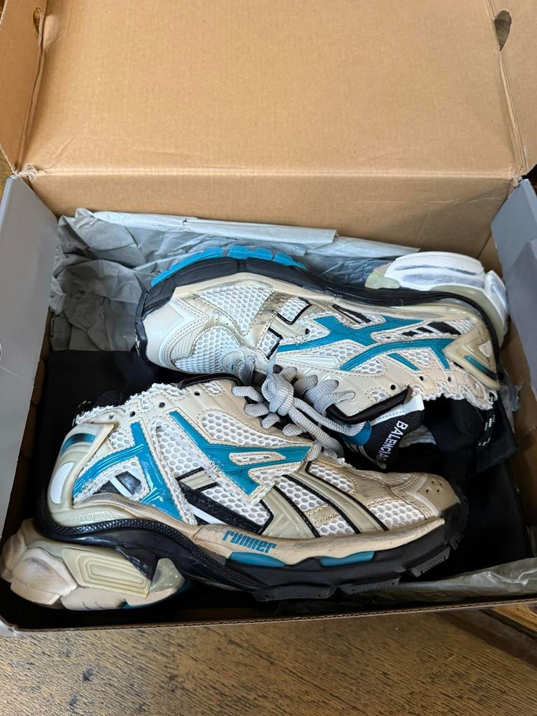 Balenciaga Runner sneakers maat 35, Kleding | Dames, Schoenen, Ophalen of Verzenden, Gedragen, Wit, Sneakers of Gympen