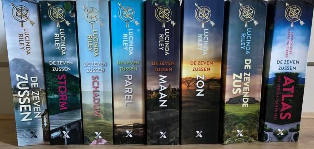 De Zeven Zussen complete serie (8 boeken) - Lucinda Riley, Ophalen of Verzenden, Zo goed als nieuw