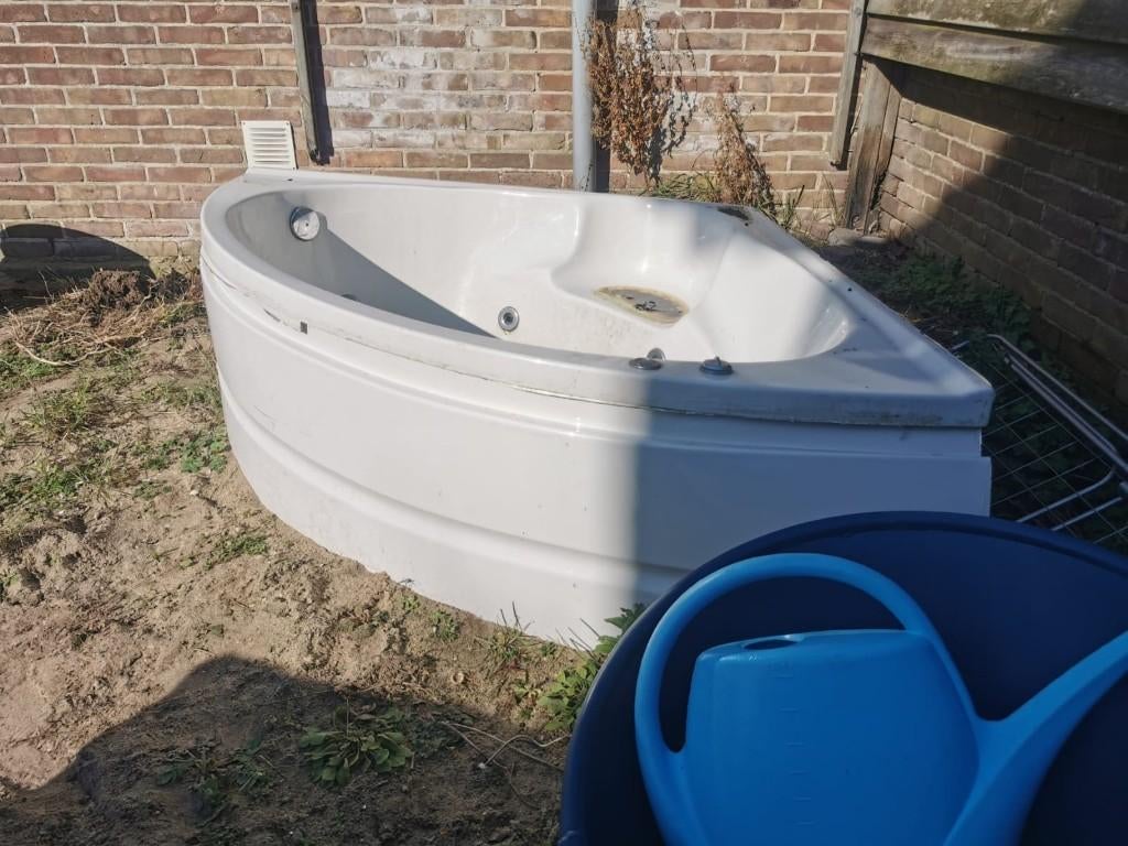 Gratis hoekbad jacuzzi, Ophalen, Gebruikt, Bad