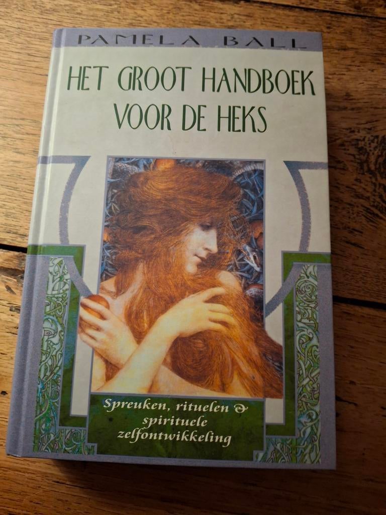 Pamela Ball - Het groot handboek voor de heks, Gelezen, Overige typen, Ophalen of Verzenden, Pamela Ball