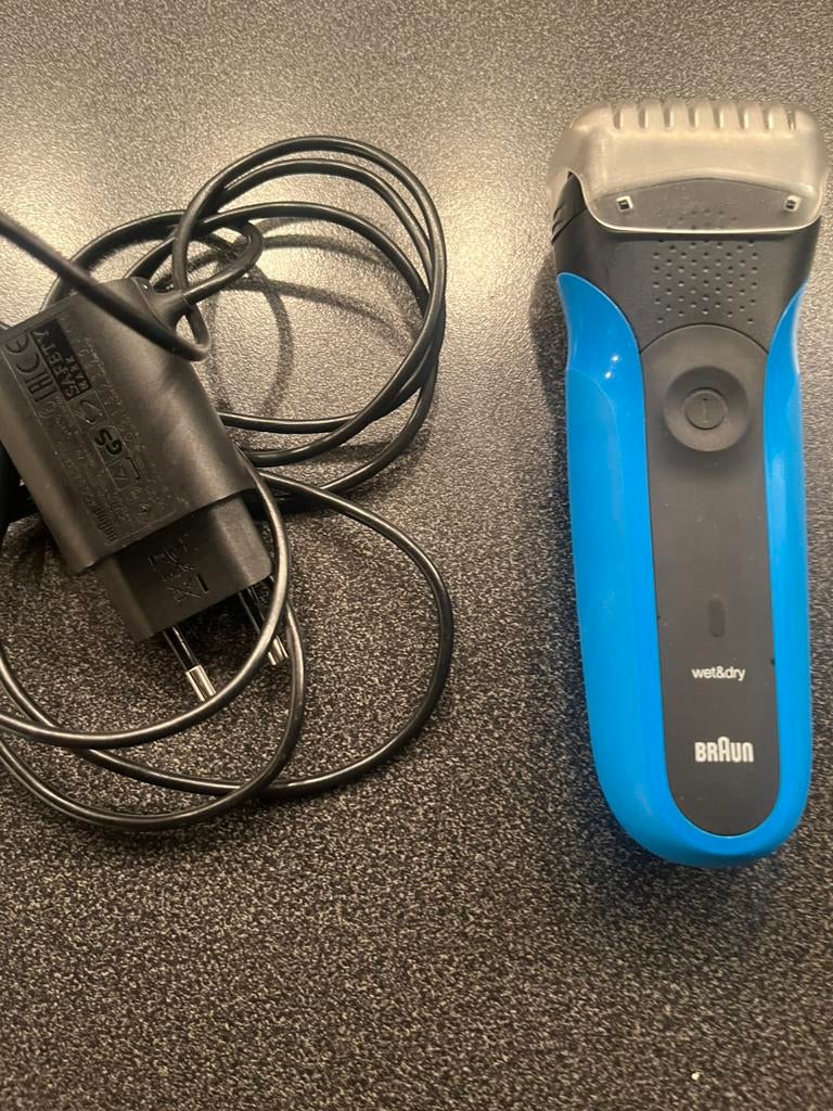 Braun Series 3 Wet & Dry Scheerapparaat met Oplader, Witgoed en Apparatuur, Persoonlijke-verzorgingsapparatuur, Ophalen of Verzenden