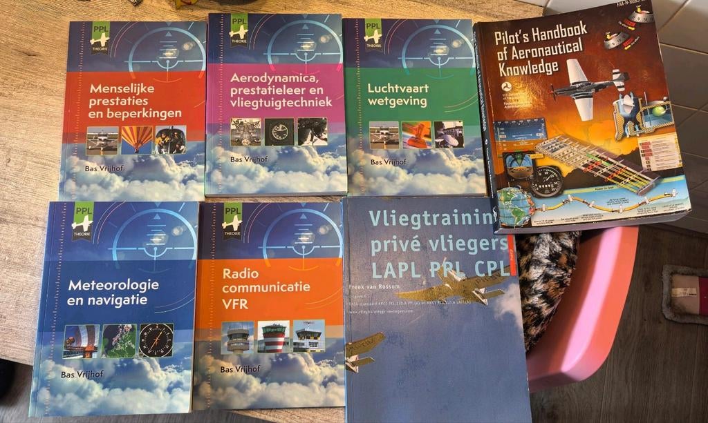Complete PPL theorieboeken set – Bas Vrijhof + FAA, Ophalen, Zo goed als nieuw