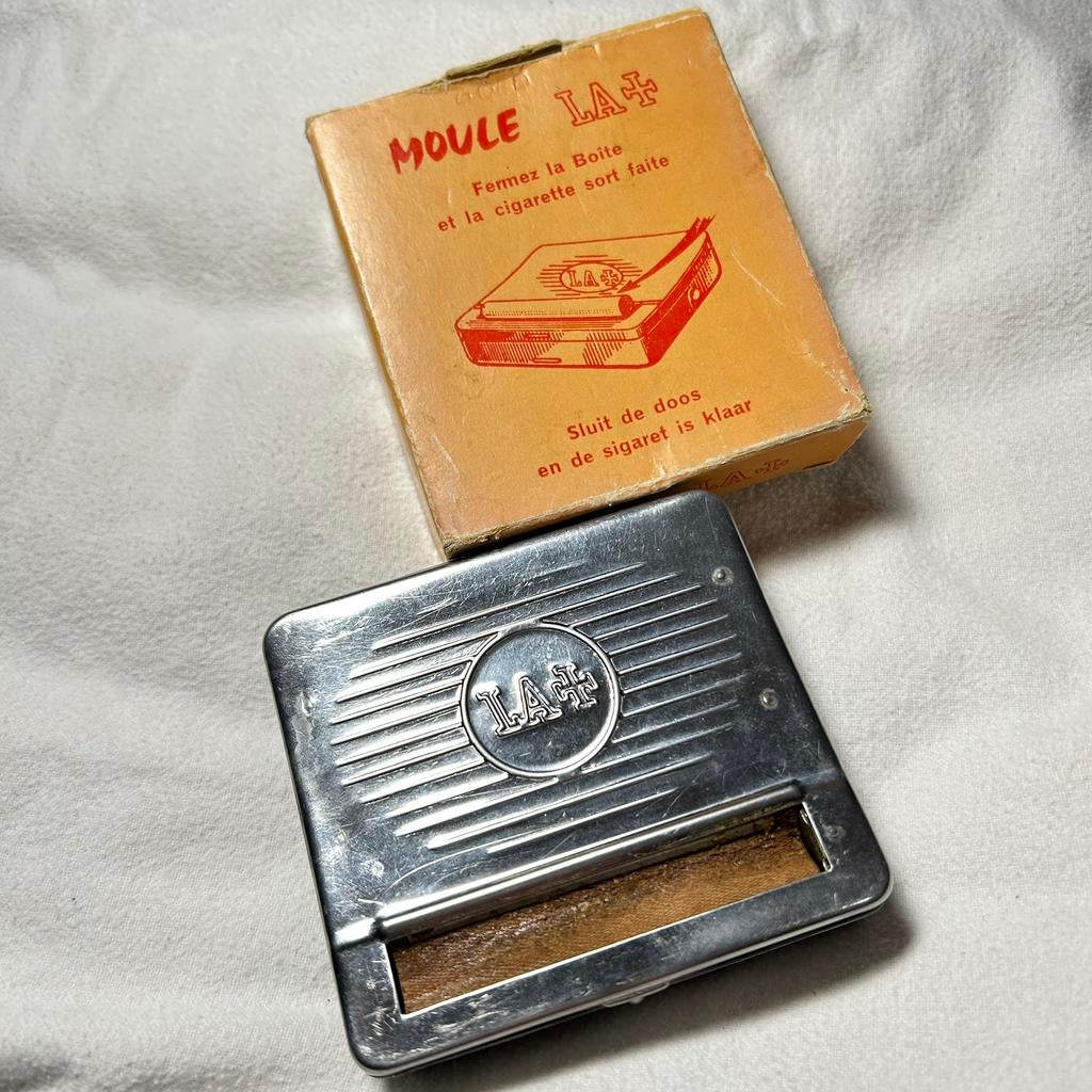 vintage Moule LA+ sigarettenrolmachinedoosje, Gebruikt, Overige typen, Ophalen of Verzenden, X
