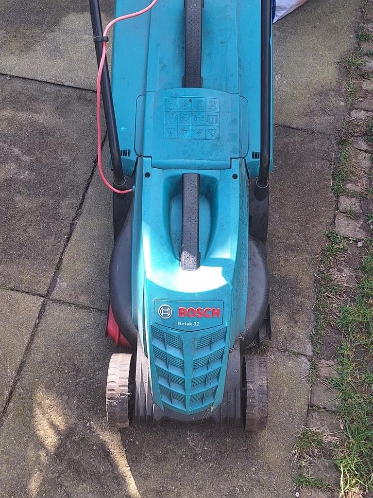Bosch Rotak 32 Elektrische Grasmaaier, Cirkelmaaier, Gebruikt, Elektrische grasmaaier, Ophalen of Verzenden