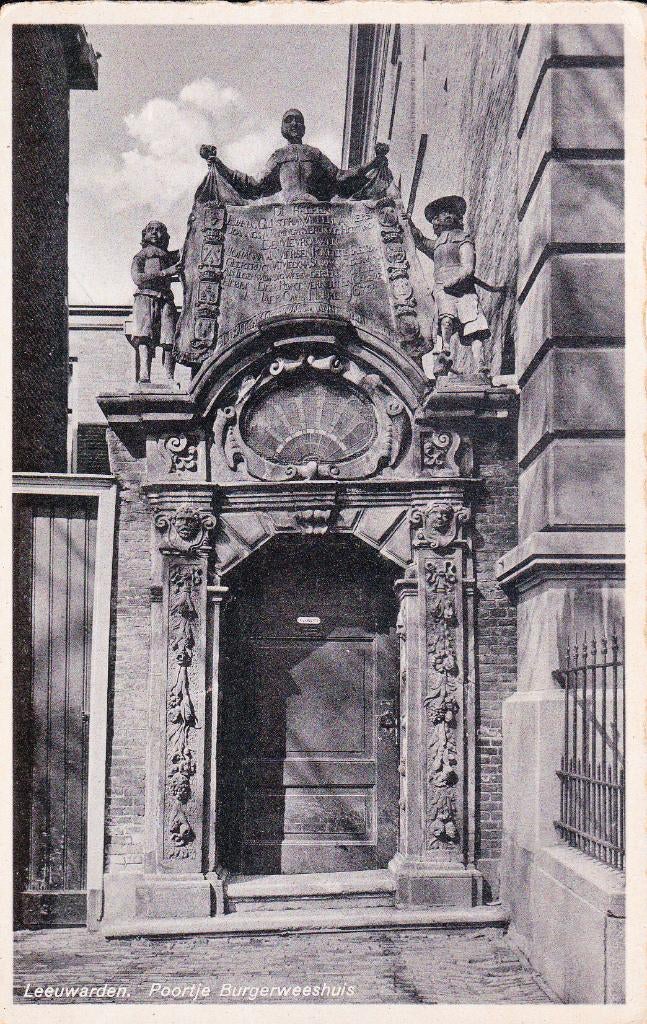 06932 Leeuwarden - Poortje Burgerweeshuis, Verzamelen, Ansichtkaarten | Nederland, Verzenden, 1920 tot 1940, Ongelopen, Friesland