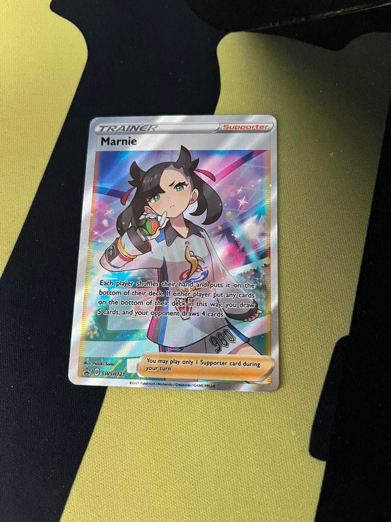 Marnie swssh121 promo, Hobby en Vrije tijd, Verzamelkaartspellen | Pokémon, Ophalen of Verzenden, Zo goed als nieuw