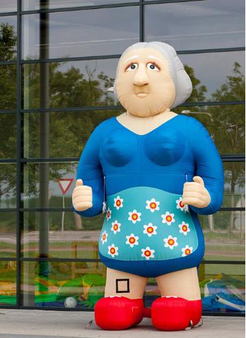 Te huur Sarah pop, Ophalen, Zo goed als nieuw, Abraham of Sarah