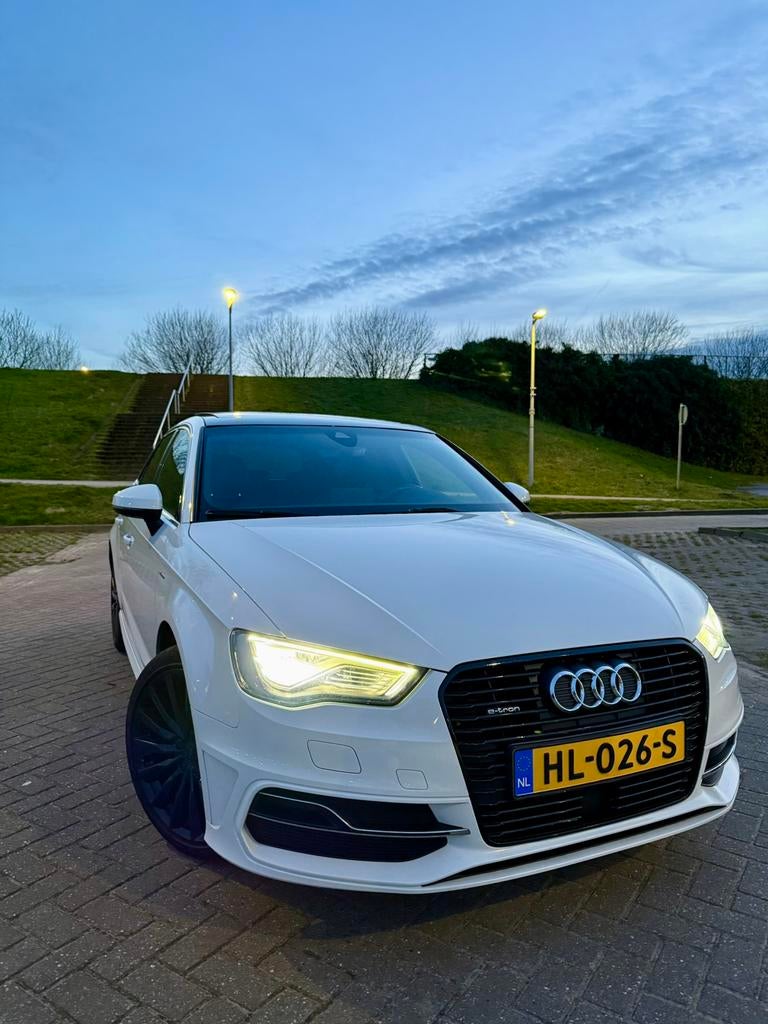 Audi A3 1.4 Tfsi 204pk E-tron Phev S Tronic 2015 Wit, Auto's, Audi, 4 cilinders, Wit, 1395 cc, 149 pk