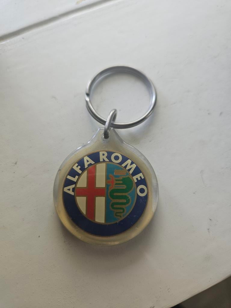 Alfa Romeo Auto sleutelhanger, Verzamelen, Ophalen of Verzenden, Auto's