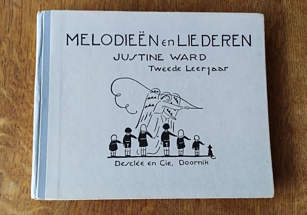 80 jaar oud schoolboekje - Melodieën en liederen -1946, Gelezen, Justine Ward, Ophalen of Verzenden, Overige onderwerpen