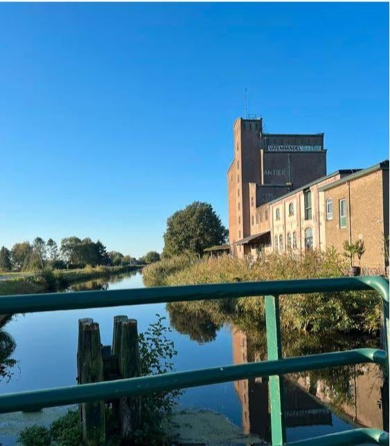 Oude lange Handkar met rode wielen - Decoratie, Ophalen of Verzenden