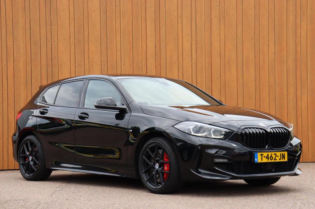 BMW 1-serie 116i Introduction Ed. M-Sport orgNL camera Perfo, 12 maanden, Gebruikt, Leder en Stof, Zwart