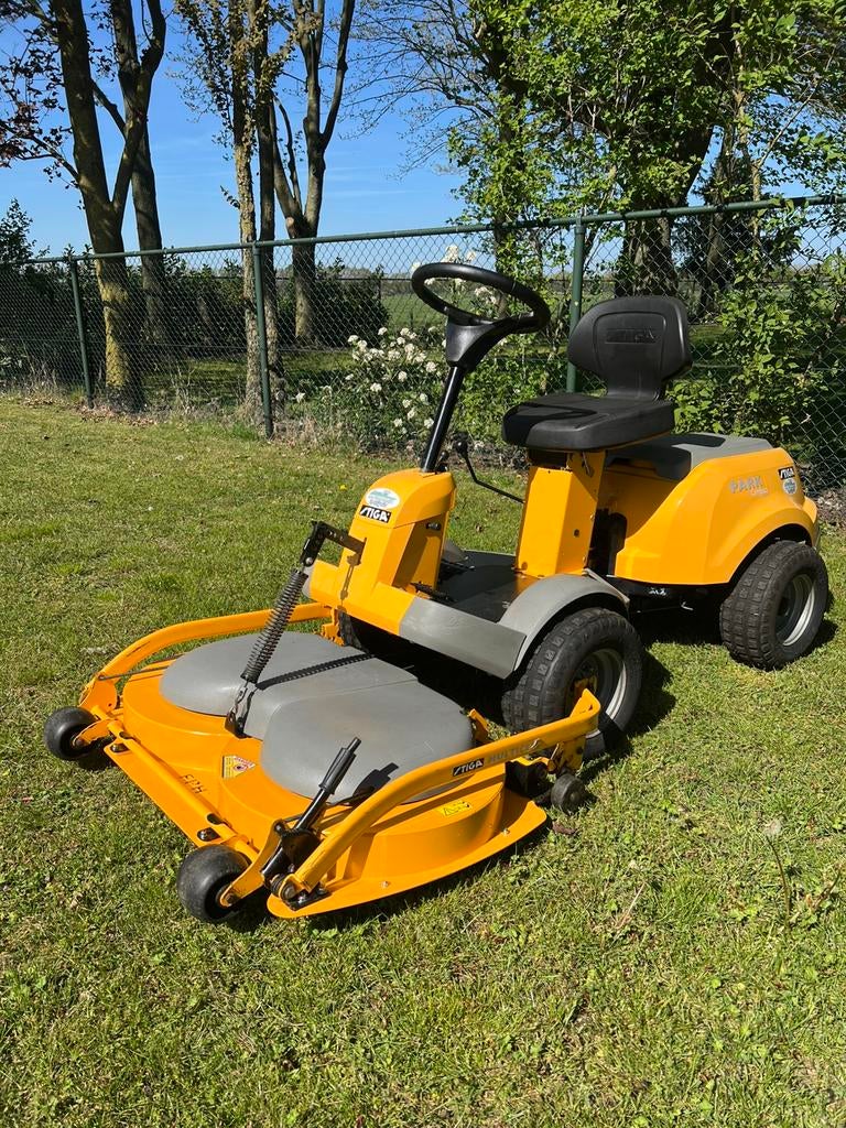 IZGS. Stiga Park Compact HST 15,5pk zitmaaier Nieuw maaidek!, Tuin en Terras, Zitmaaiers, Park Compact, Stiga, Zweden, Info@stiga.se