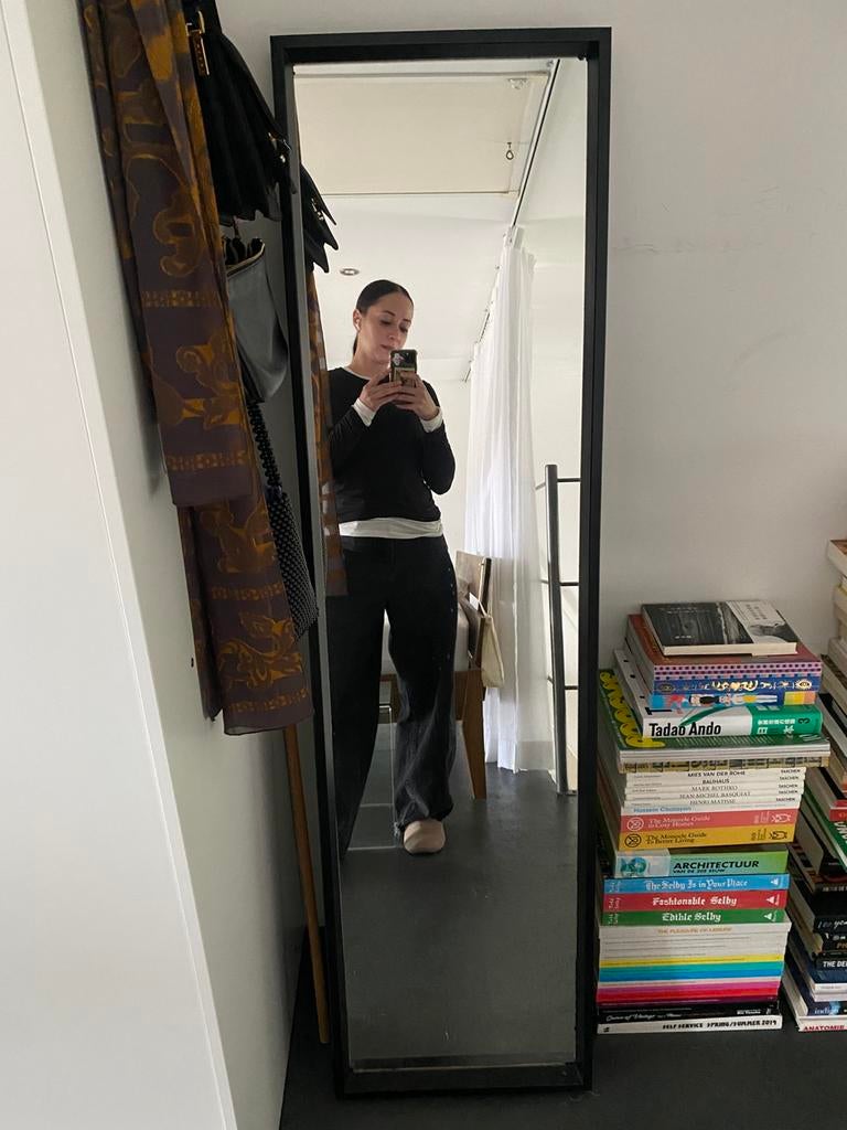 GRATIS - Ikea spiegel met zwart geverfde randen, Huis en Inrichting, Woonaccessoires | Spiegels, Ophalen, Minder dan 50 cm, Gebruikt