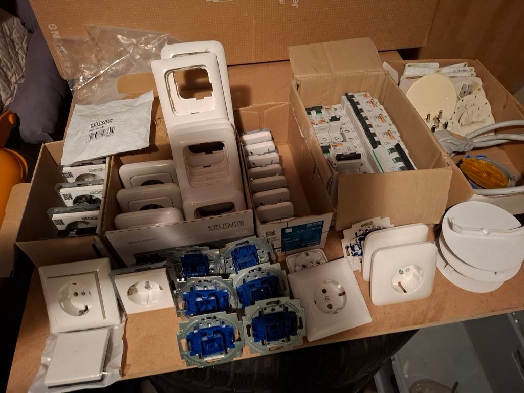 Elektra nieuw en gebruikt jung busch jaeger, Ophalen of Verzenden, Overige typen