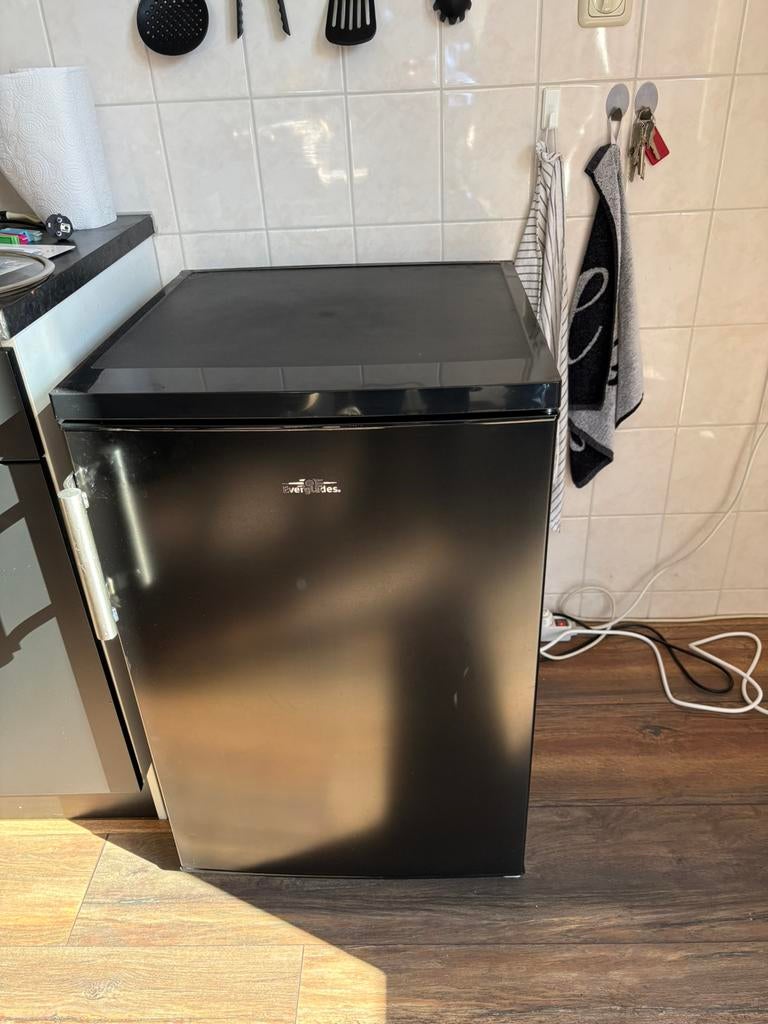 Koelkast met vriesvakje tekoop, Witgoed en Apparatuur, Koelkasten en IJskasten, Ophalen, Zo goed als nieuw, Met vriesvak, 160 cm of meer