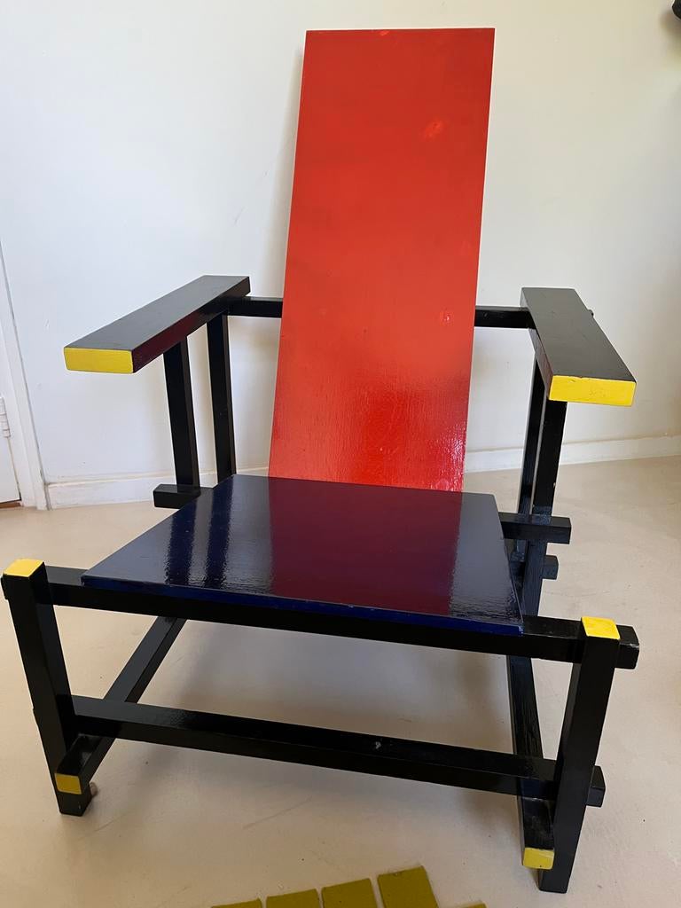 Rietveld Rood-blauwe stoel (replica), Ophalen