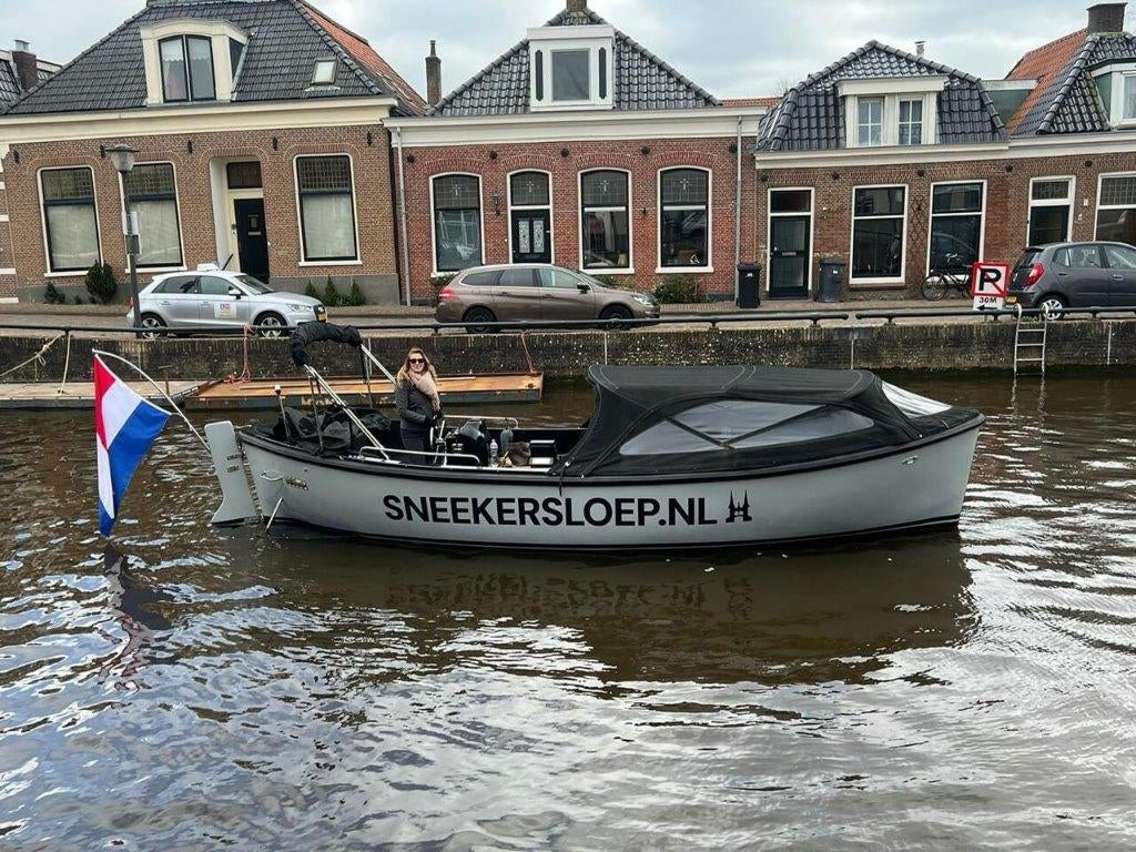 Sloep huren met schipper in Sneek tot maximaal 12 personen?, Diensten en Vakmensen, Verhuur | Boten, Met schipper, Party- of Rondvaartboot
