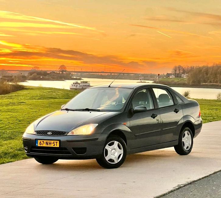 Ford Focus 1.6 I SDN 2003 Grijs, Auto's, Ford, Particulier, Focus, ABS, Airbags, Airconditioning, Android Auto, Bluetooth, Centrale vergrendeling