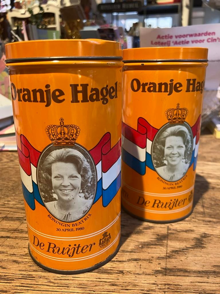 Twee blikken Oranje Hagel De Ruijter Koningin Juliana, Verzamelen, Blikken, Ophalen of Verzenden, Gebruikt, Overige, Overige merken