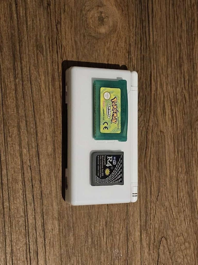 Nintendo DS Wit met Pokémon LeafGreen en R4 kaart, Wit, Ophalen of Verzenden, DS Lite, Gebruikt