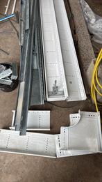 25/30 meter aan dak- kabelgoten in wit & gegalvaniseerd, Ophalen, Zo goed als nieuw, Kabel of Snoer