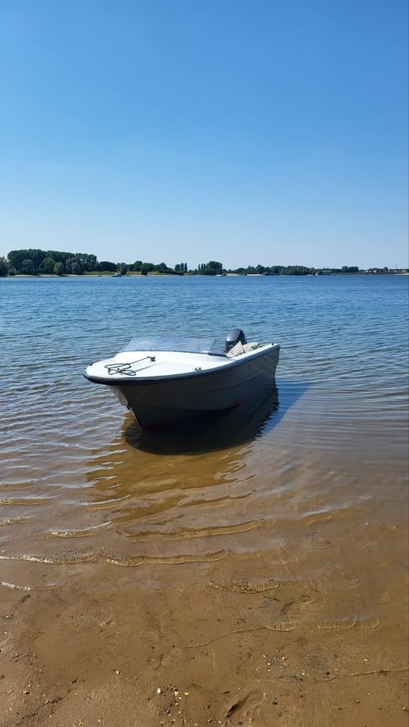 Motorboot met Yamaha buitenboordmotor, Ophalen, Zo goed als nieuw, Minder dan 10 pk, Tot 6 meter