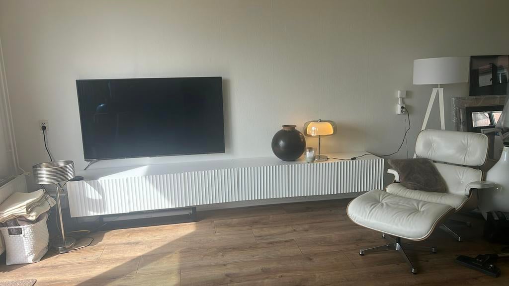 Modern wit dressoir - Stijlvol en functioneel, Overige materialen, Ophalen of Verzenden, Zo goed als nieuw, 200 cm of meer