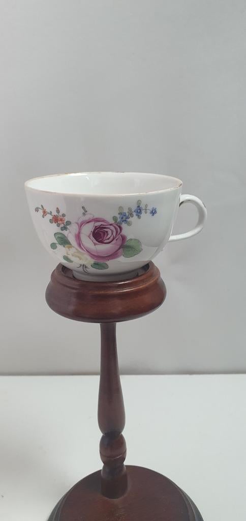 Porceleinen kopje haags gemerkt, Ophalen of Verzenden