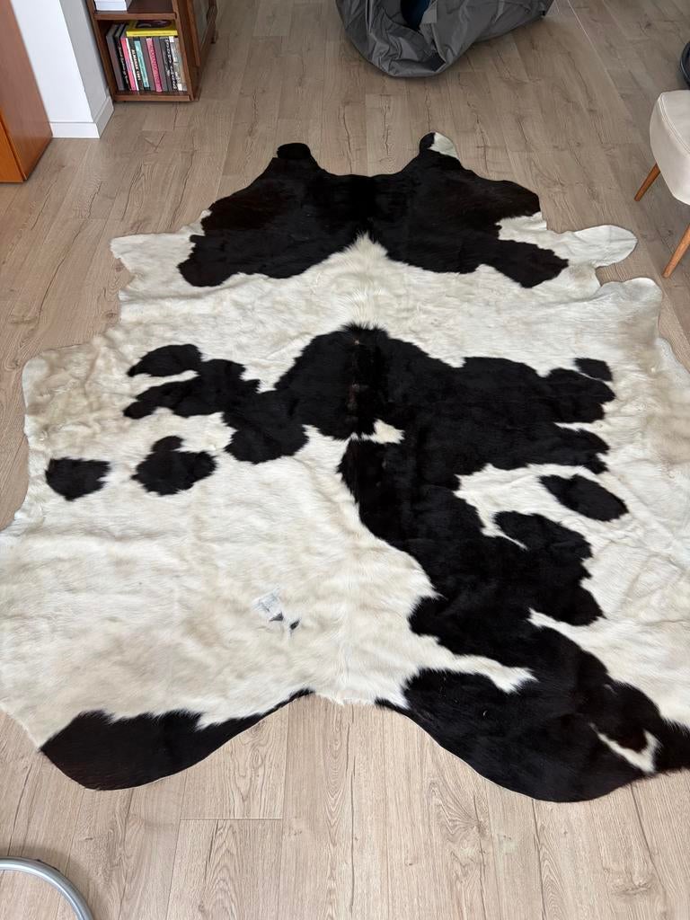 IKEA koeienvel, Huis en Inrichting, Stoffering | Tapijten en Kleden, Ophalen, Gebruikt, Zwart, 150 tot 200 cm