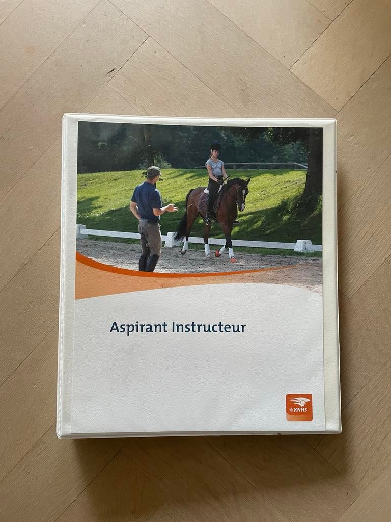 ORUN 2 Aspirant Instructeur theorie map KNHS, Ophalen of Verzenden, Zo goed als nieuw, Overige niveaus