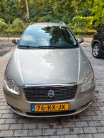 Fiat Croma 2.2 Emotion uit 2005 benzine nieuwe APK, Auto's, Fiat, Voorwielaandrijving, Stof, Beige, Beige