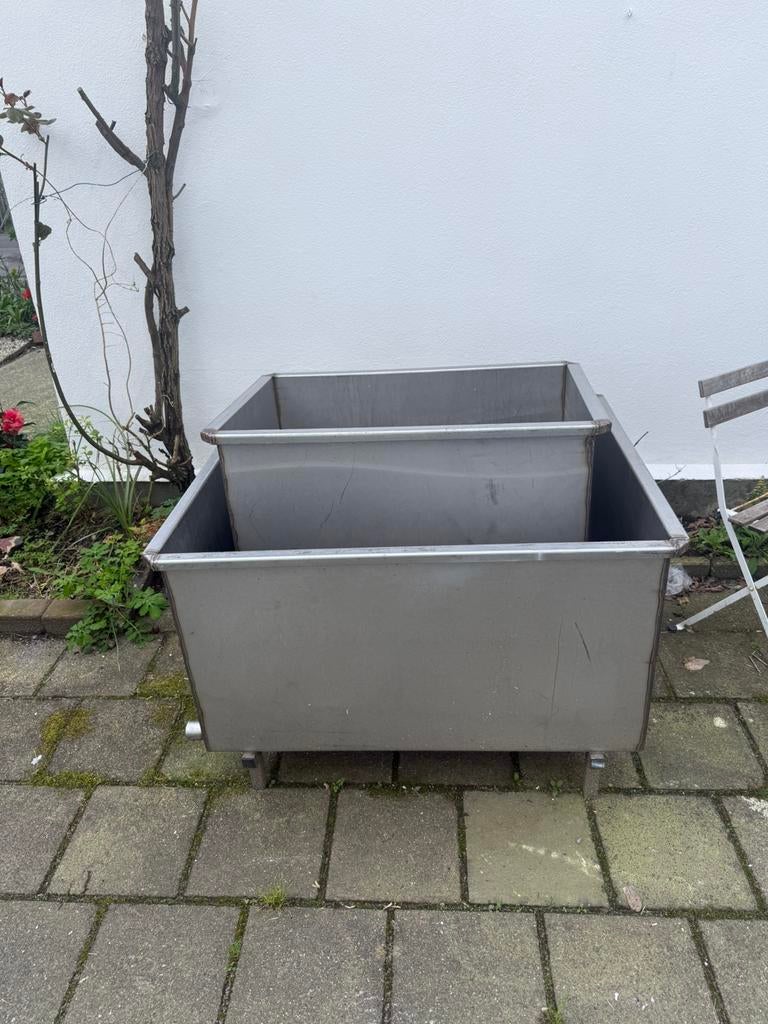 stalen vat / steel barrel, only small available, with outlet, Tuin en Terras, Regentonnen, 150 liter of meer, Ophalen, Zo goed als nieuw
