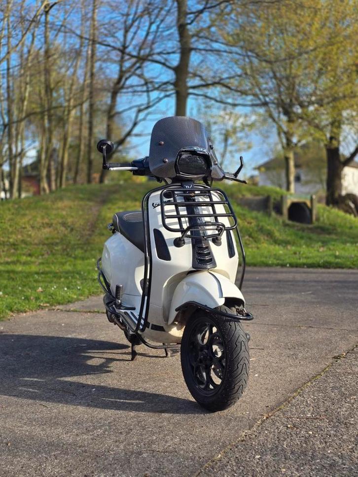 Vespa sprint 50cc bromfiets geel kenteken, Fietsen en Brommers, Scooters | Vespa, Gebruikt, Vespa S, Maximaal 45 km/u, Benzine