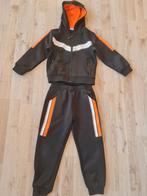 Jongens trainingspak (nieuw), Ophalen of Verzenden, Jongen, Nieuw, Sport- of Zwemkleding