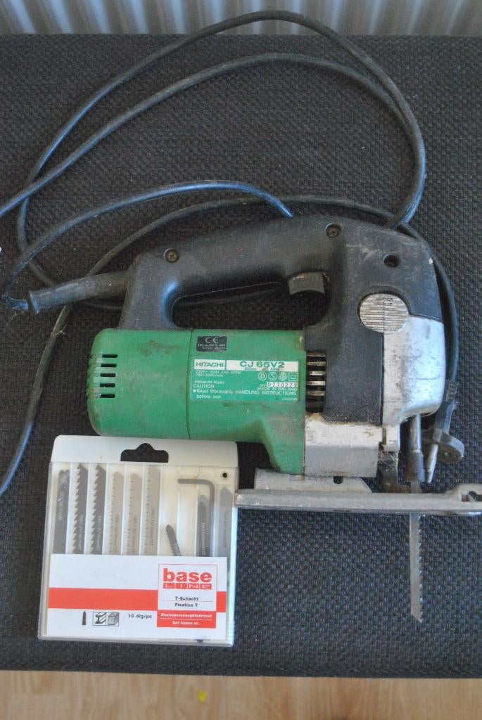 Decoupeerzaag, Hitachi CJ65V2, met zaagjes, Decoupeerzaag, Ophalen of Verzenden, Zo goed als nieuw, 30 tot 70 mm