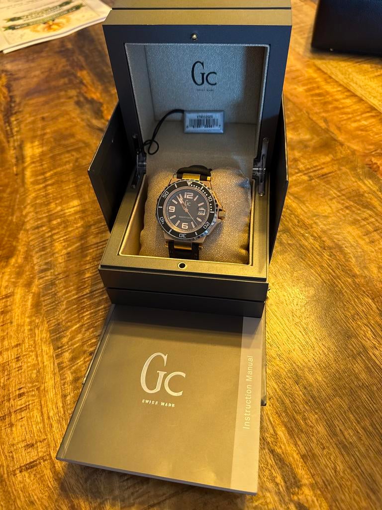 Guess Collection Horloge - Zwitsers uurwerk - Zo goed als ni, Ophalen, Staal, Polshorloge, Overige merken