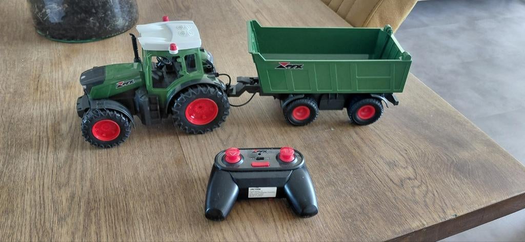 Speelgoed trekker met afstandsbediening, Ophalen of Verzenden, Zo goed als nieuw, Afstandsbediening