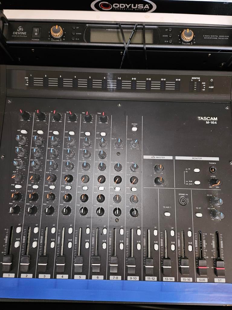 Tascam M-164 mengpaneel, Muziek en Instrumenten, Ophalen, Zo goed als nieuw