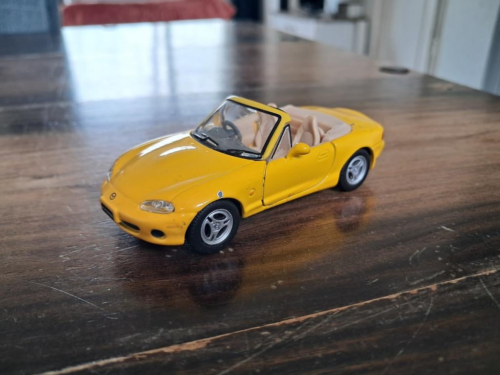 Modelauto Mazda MX-5, geel., Ophalen of Verzenden, Gebruikt, Auto, Overige merken