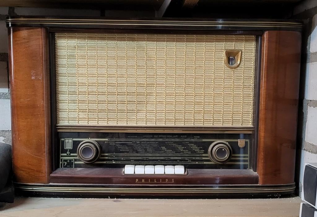 Oude radio, Ophalen